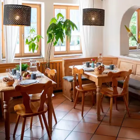 Дом отдыха Erzo Landeck Home--for Booking--add--w-a-t-s-a-p--43--650--67--49944- Петной-ам-Арльберг